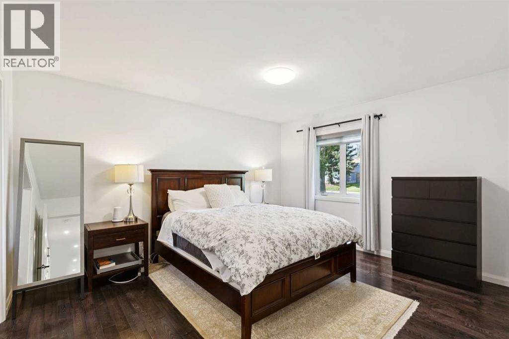 4212 45 Street SW - 11