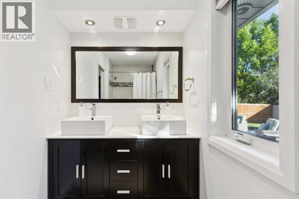 4212 45 Street SW - 14