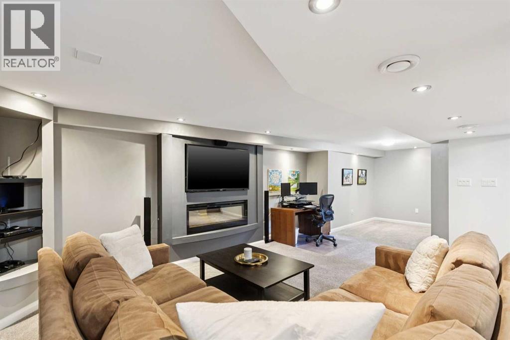 4212 45 Street SW - 19