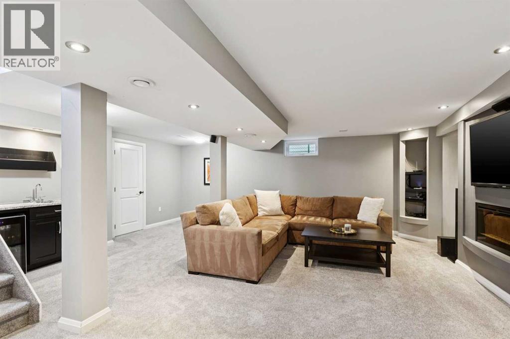 4212 45 Street SW - 20