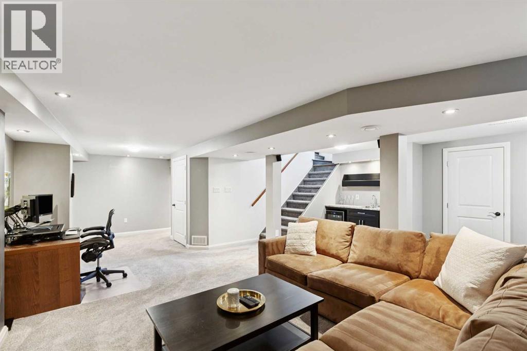 4212 45 Street SW - 22