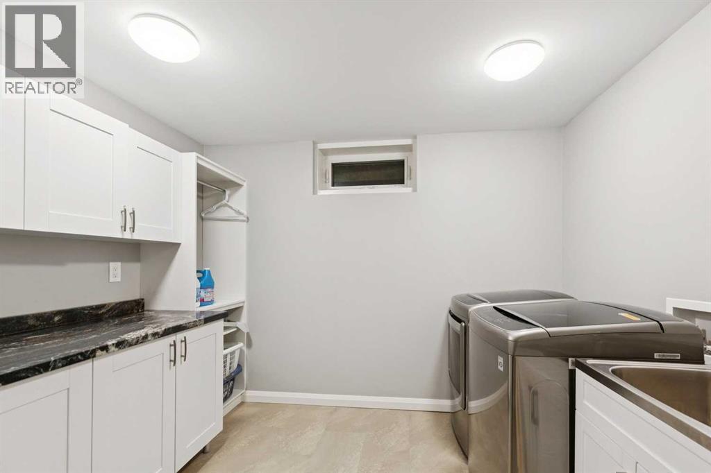 4212 45 Street SW - 25