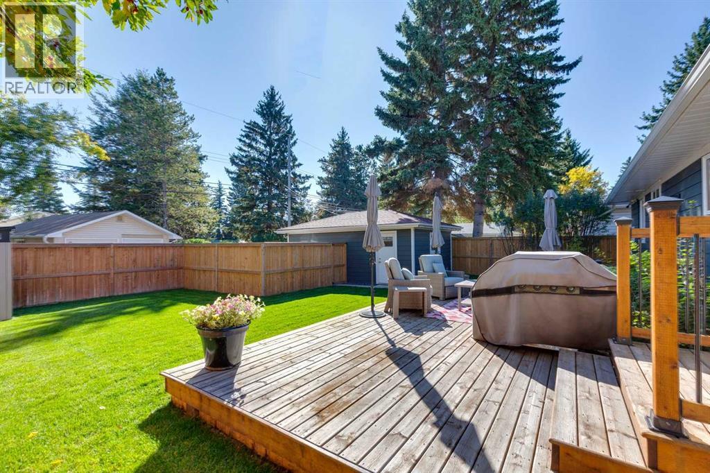 4212 45 Street SW - 28
