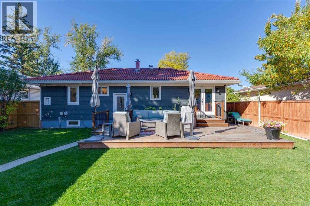 4212 45 Street SW - 30