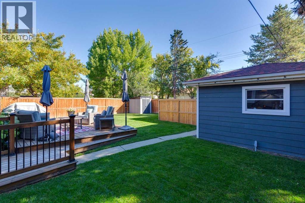 4212 45 Street SW - 31