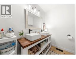 626 E 13th Street, North Vancouver, BC V7L2M5 Photo 26