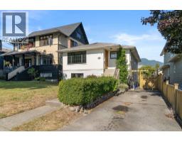 626 E 13th Street, North Vancouver, BC V7L2M5 Photo 37