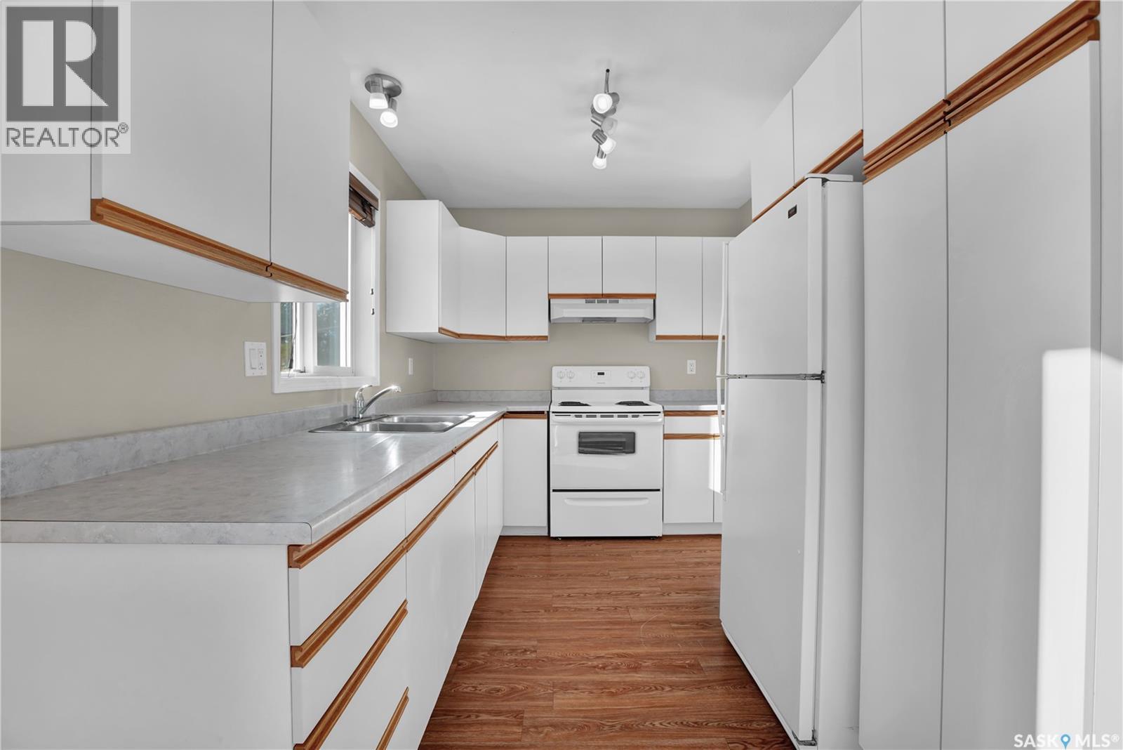 209 Hedley STREET - 8