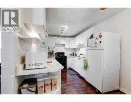933 Marcombe Drive NE - photo 4