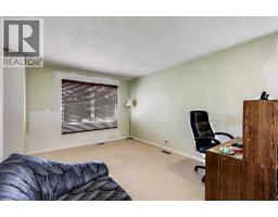 933 Marcombe Drive NE - photo 8