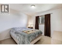 933 Marcombe Drive NE - photo 5