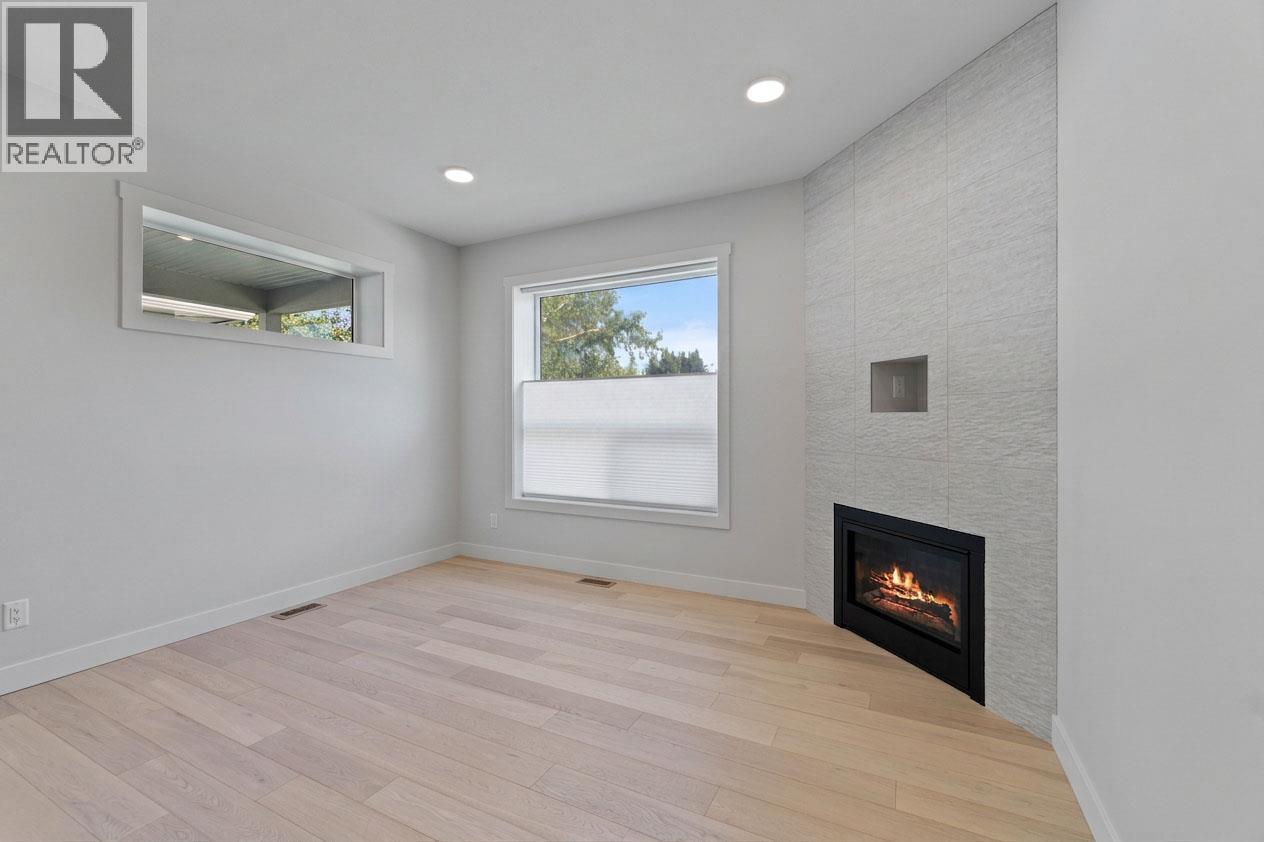 9 1840 10 Street Southwest, Salmon Arm