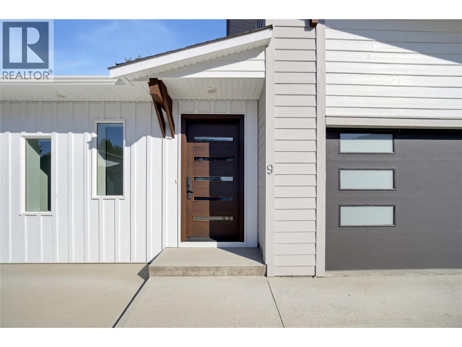 #9 1840 10 Street Southwest, Salmon Arm, British Columbia, V1E0H2, Salmon Arm, British Columbia — photo 3 of 5