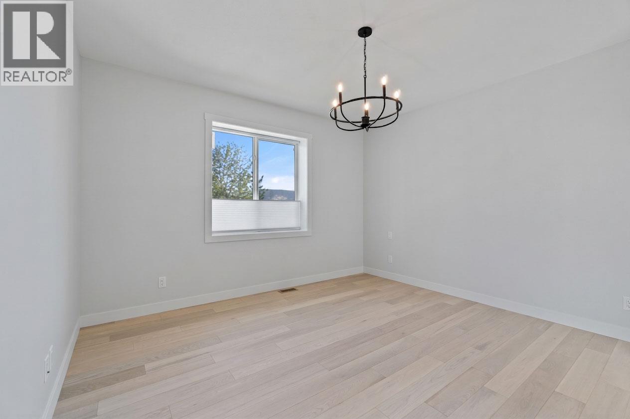 9 1840 10 Street Southwest, Salmon Arm