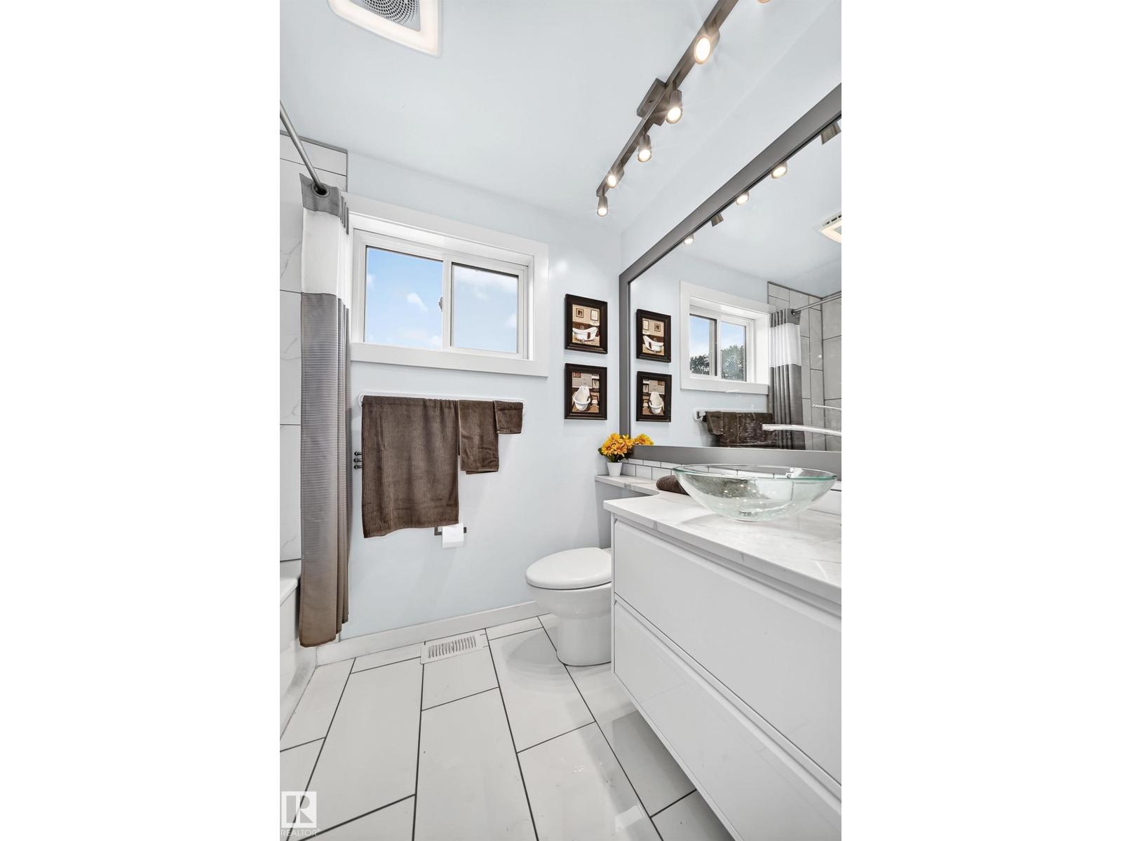 12045 64 ST NW - 18