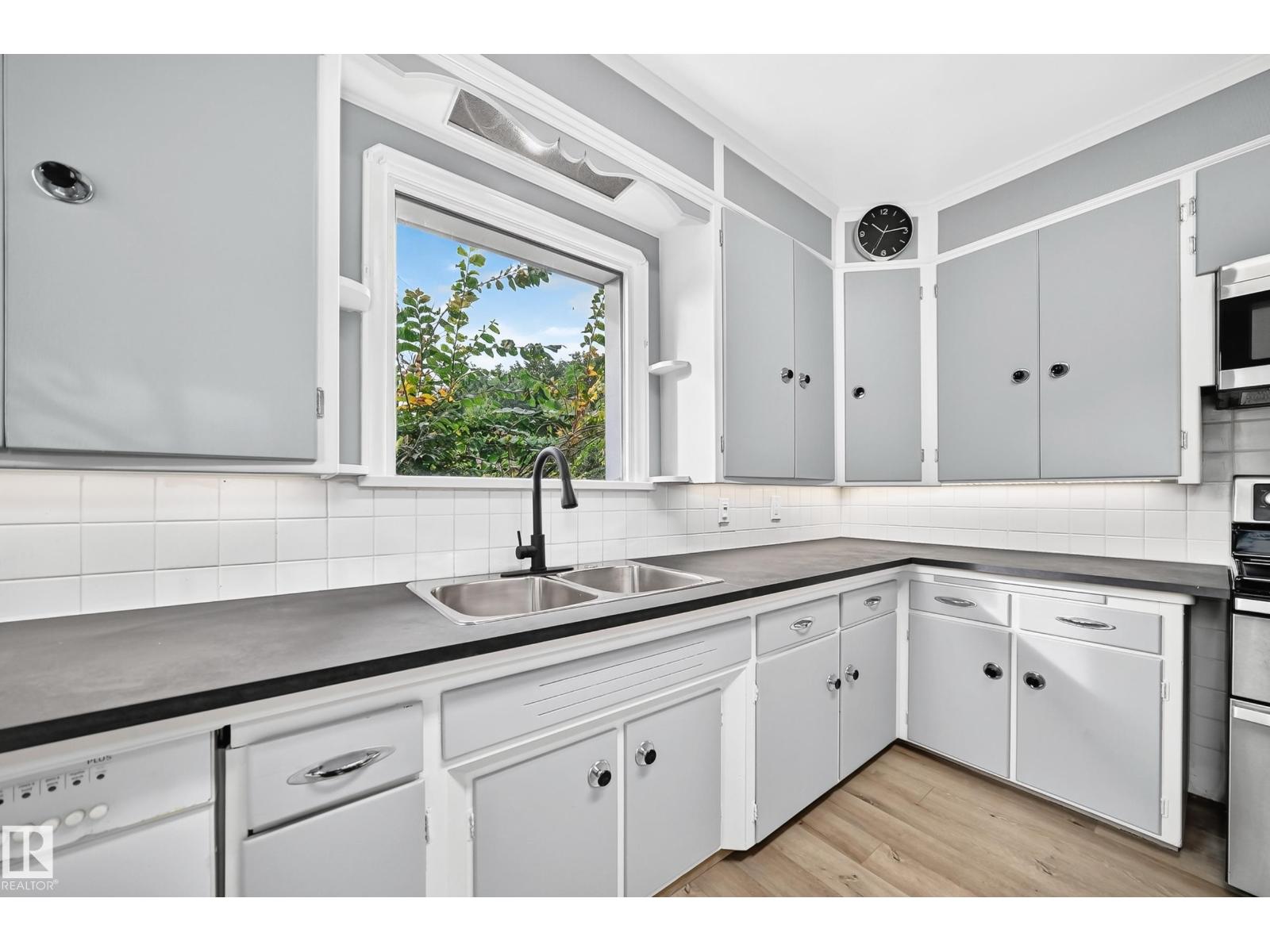 12045 64 ST NW - 25