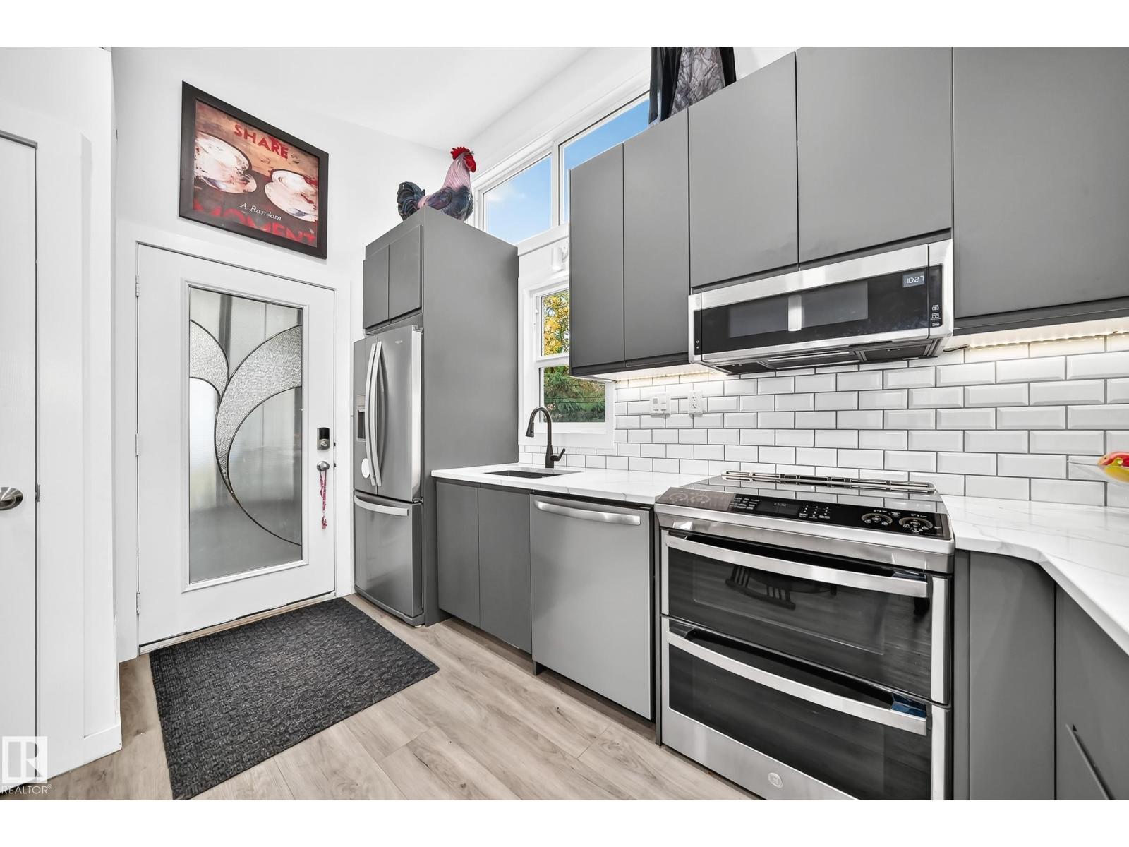 12045 64 ST NW, Edmonton, Alberta, T5W4J5, Edmonton, Alberta — photo 5 of 5