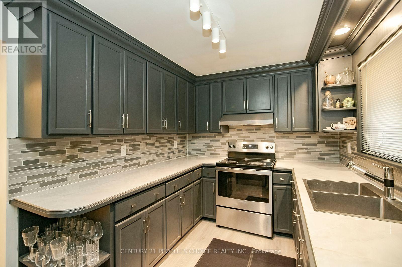 98 DARRAS COURT - 17
