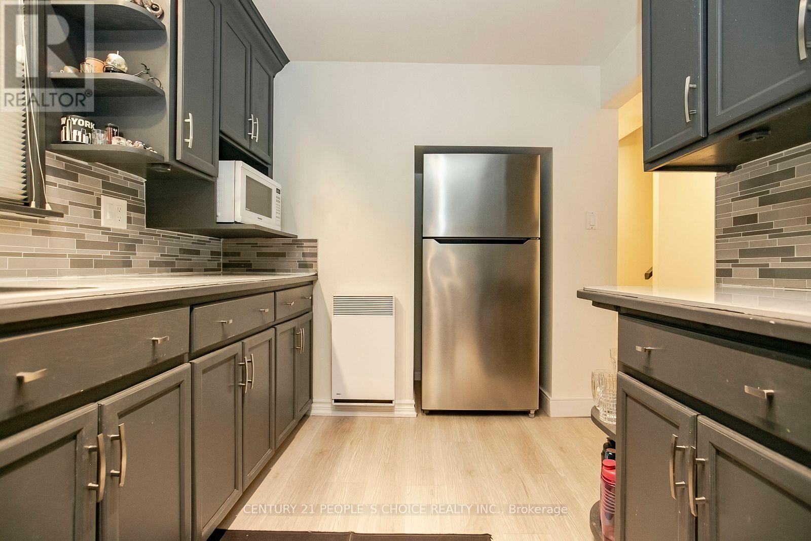 98 DARRAS COURT - 18