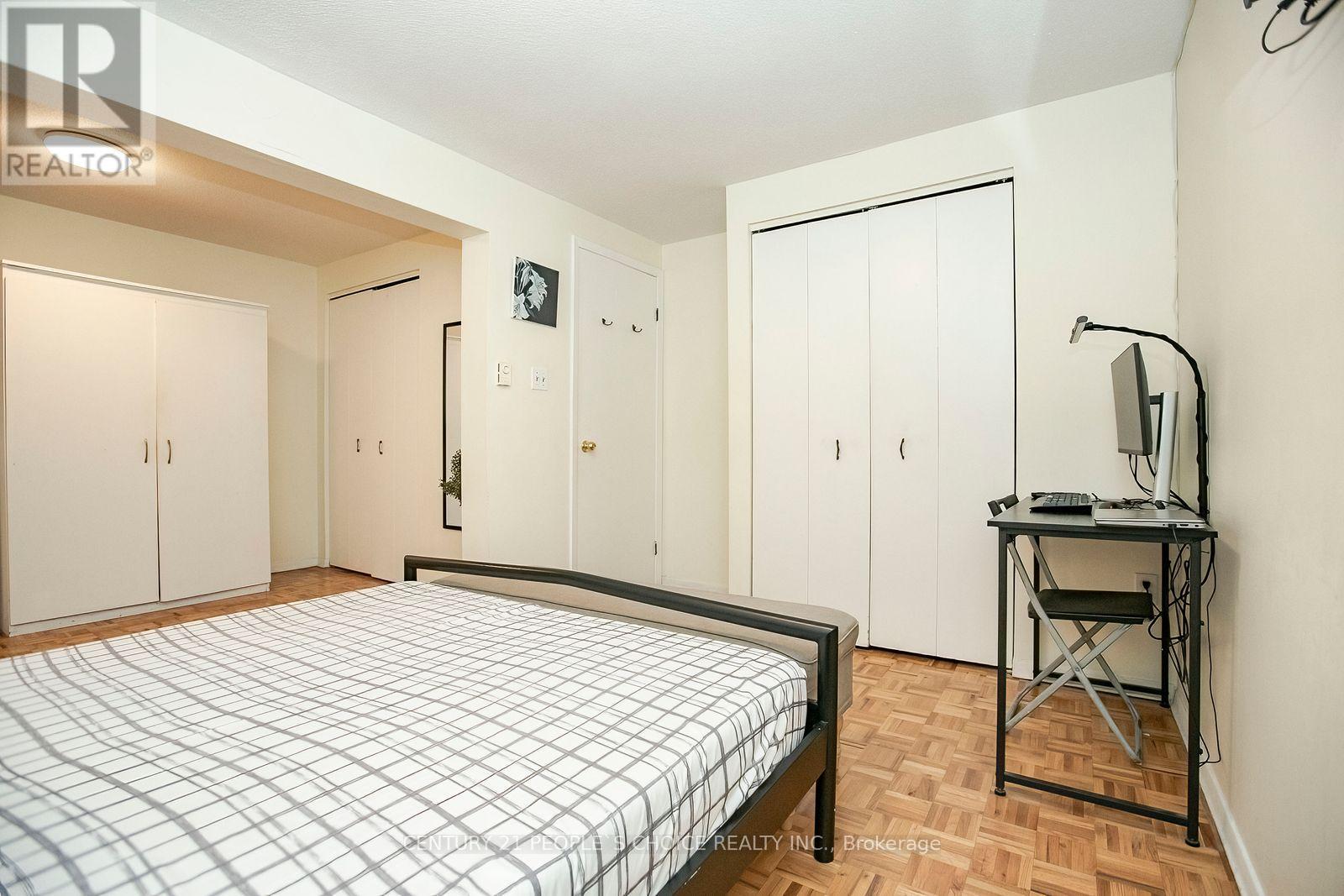 98 DARRAS COURT - 25