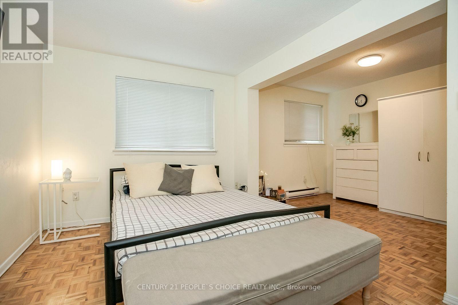 98 DARRAS COURT - 26