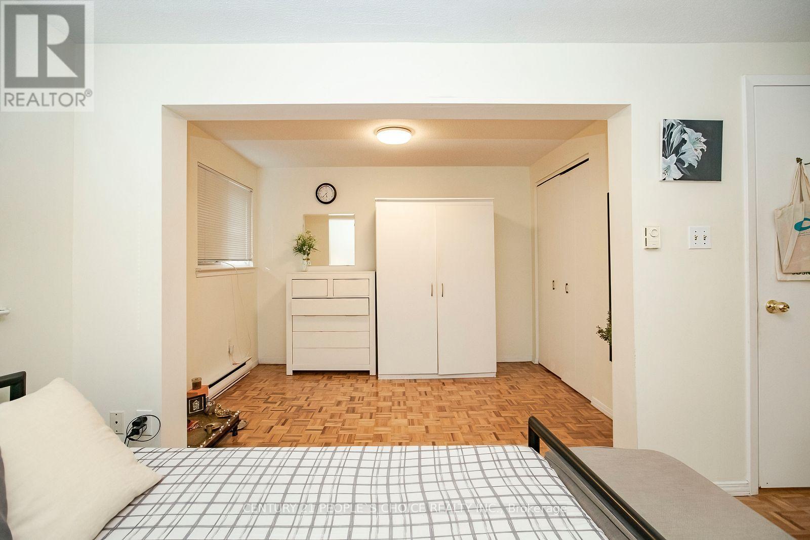 98 DARRAS COURT - 27