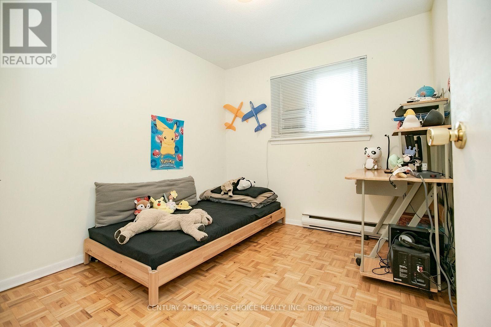 98 DARRAS COURT - 32