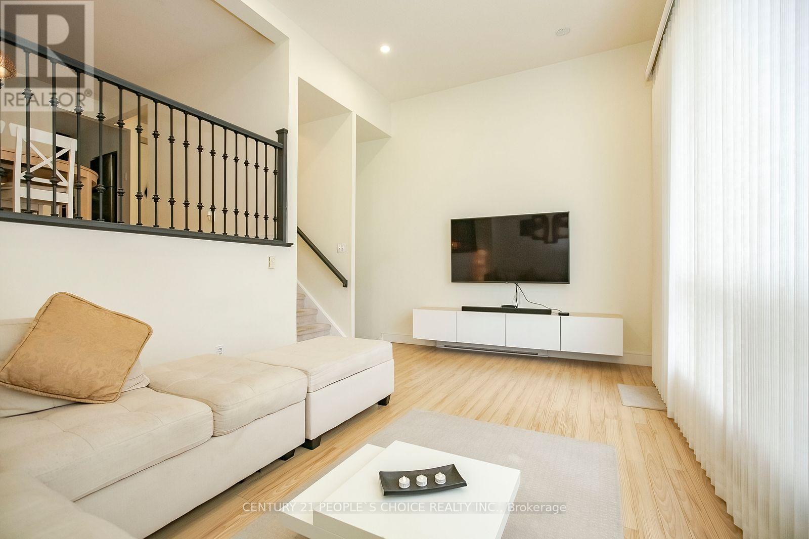 98 DARRAS COURT - 9