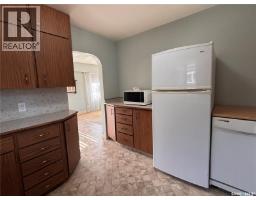 Laundry room - 418 4th Avenue W, Kindersley, SK S0L1S0 Photo 11