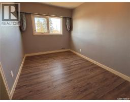418 4th Avenue W, Kindersley, SK S0L1S0 Photo 15