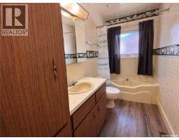 418 4th Avenue W, Kindersley, SK S0L1S0 Photo 16