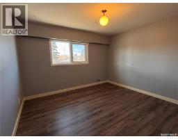 418 4th Avenue W, Kindersley, SK S0L1S0 Photo 20