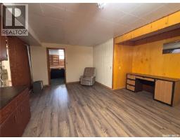 418 4th Avenue W, Kindersley, SK S0L1S0 Photo 23