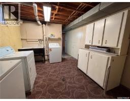418 4th Avenue W, Kindersley, SK S0L1S0 Photo 32