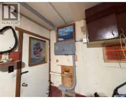 418 4th Avenue W, Kindersley, SK S0L1S0 Photo 36