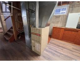 418 4th Avenue W, Kindersley, SK S0L1S0 Photo 39