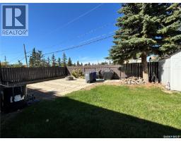 418 4th Avenue W, Kindersley, SK S0L1S0 Photo 43