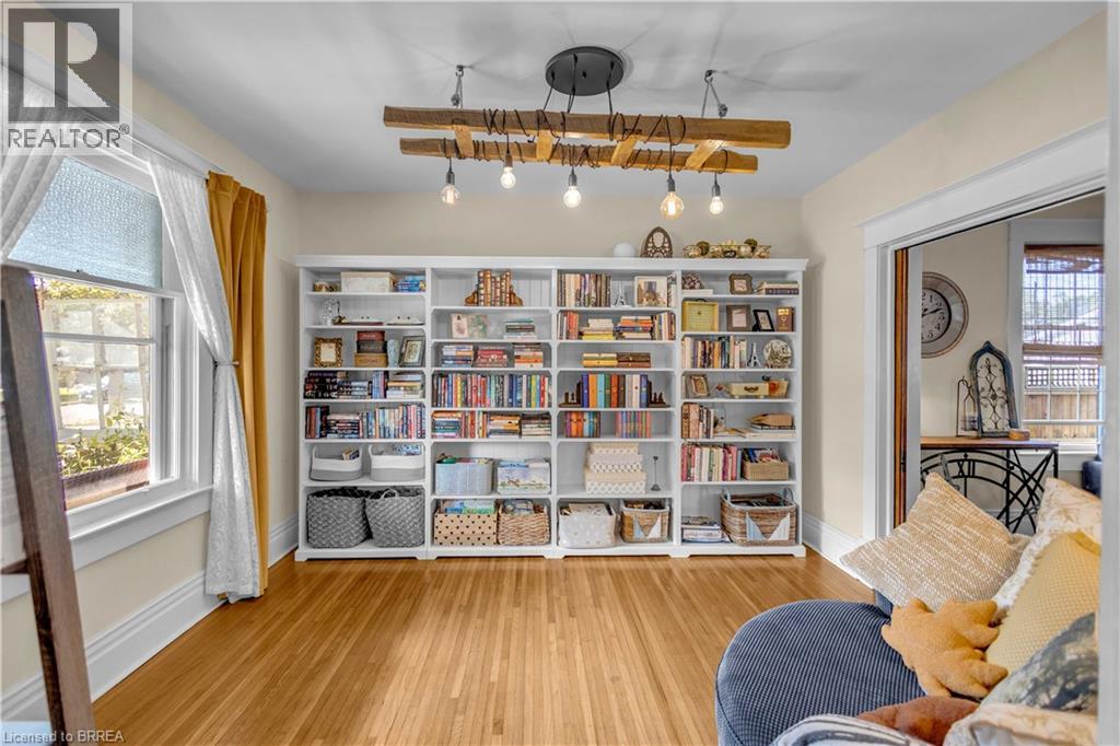 17 ALEXANDER Avenue - 17