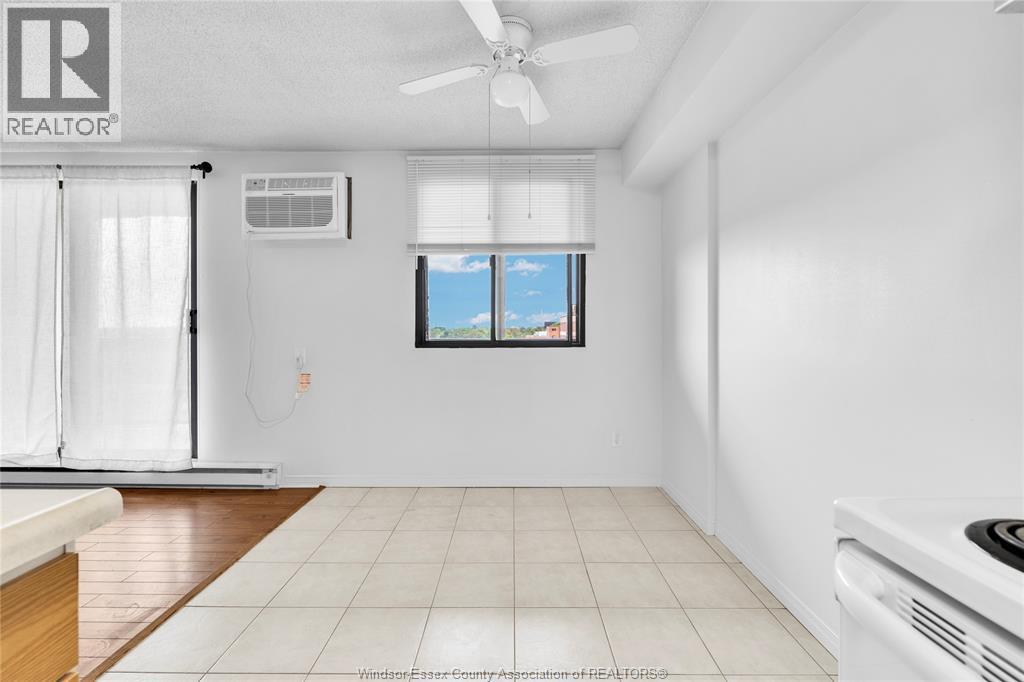 #816 150 PARK West - 12