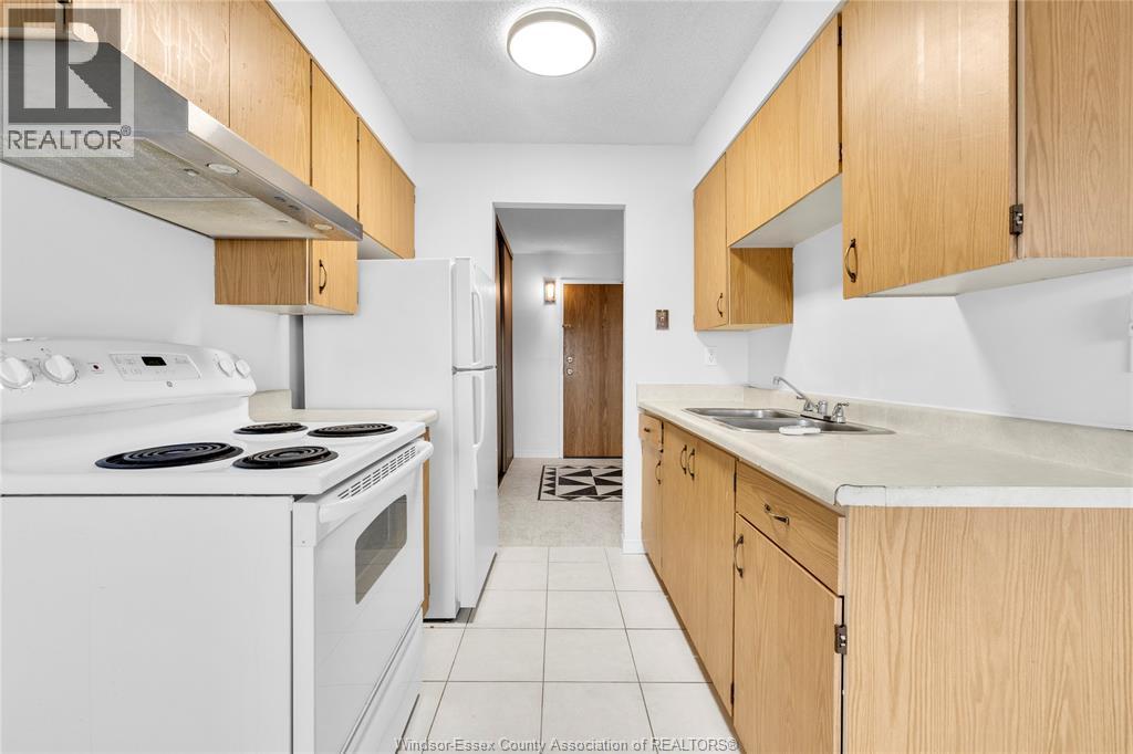 #816 150 PARK West - 10