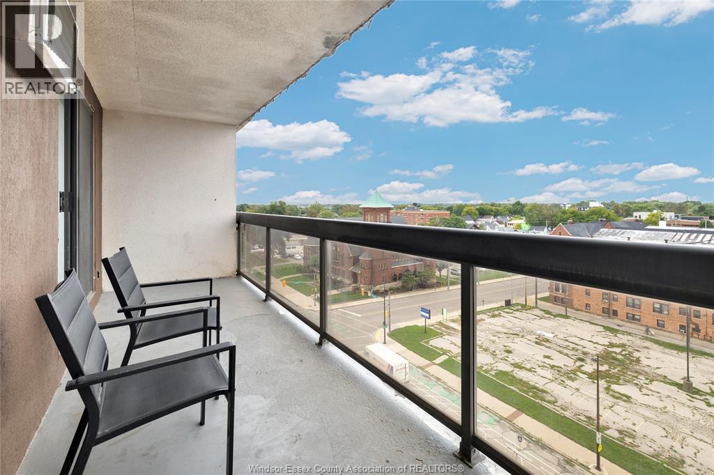#816 150 PARK West - 9