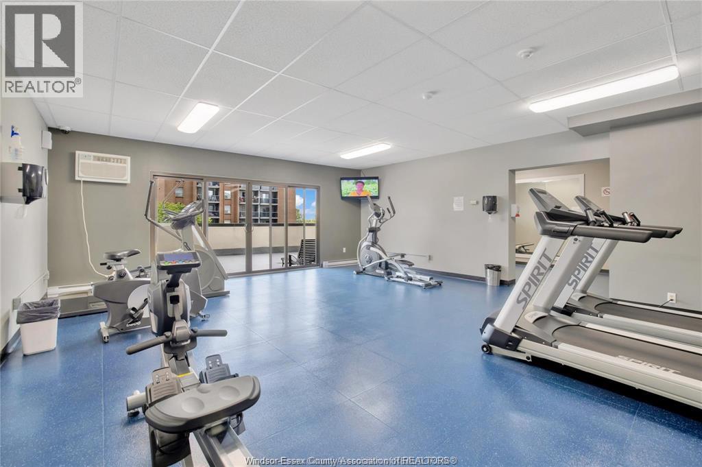 #816 150 PARK West - 32