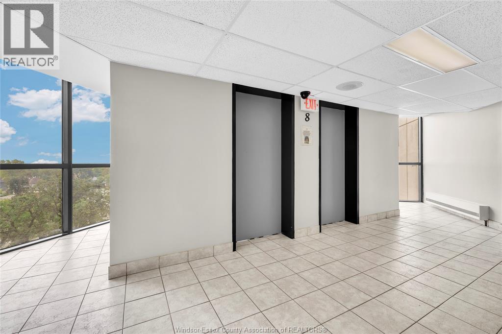 #816 150 PARK West - Image 25