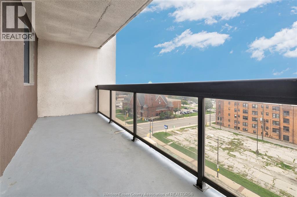#816 150 PARK West - 22