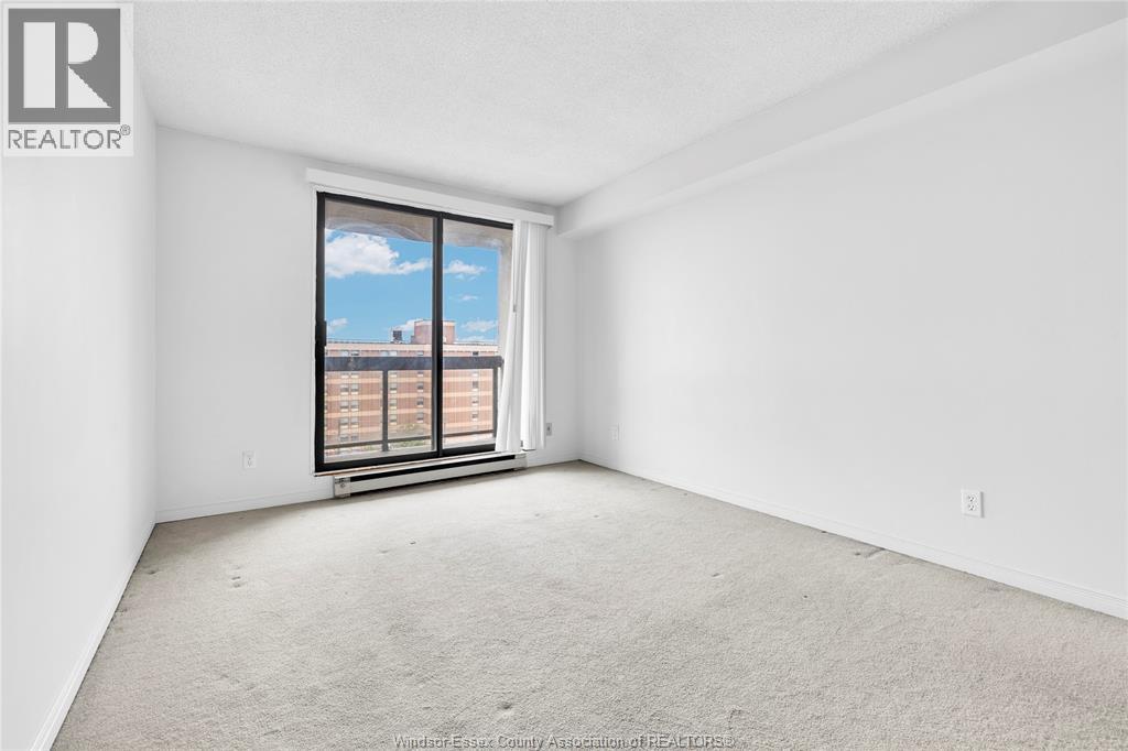 #816 150 PARK West - Image 14