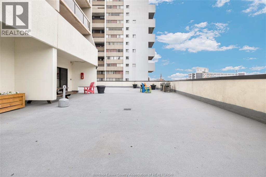 #816 150 PARK West - 31