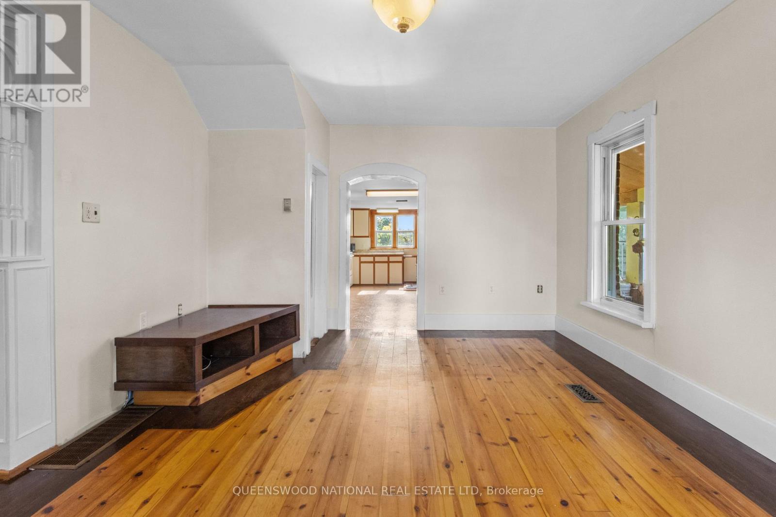 101 WAITE STREET S - Image 25