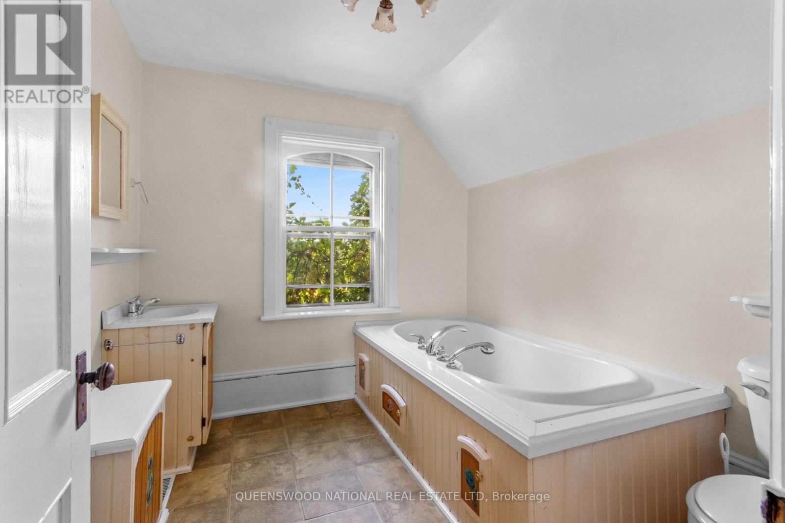 101 WAITE STREET S - Image 30
