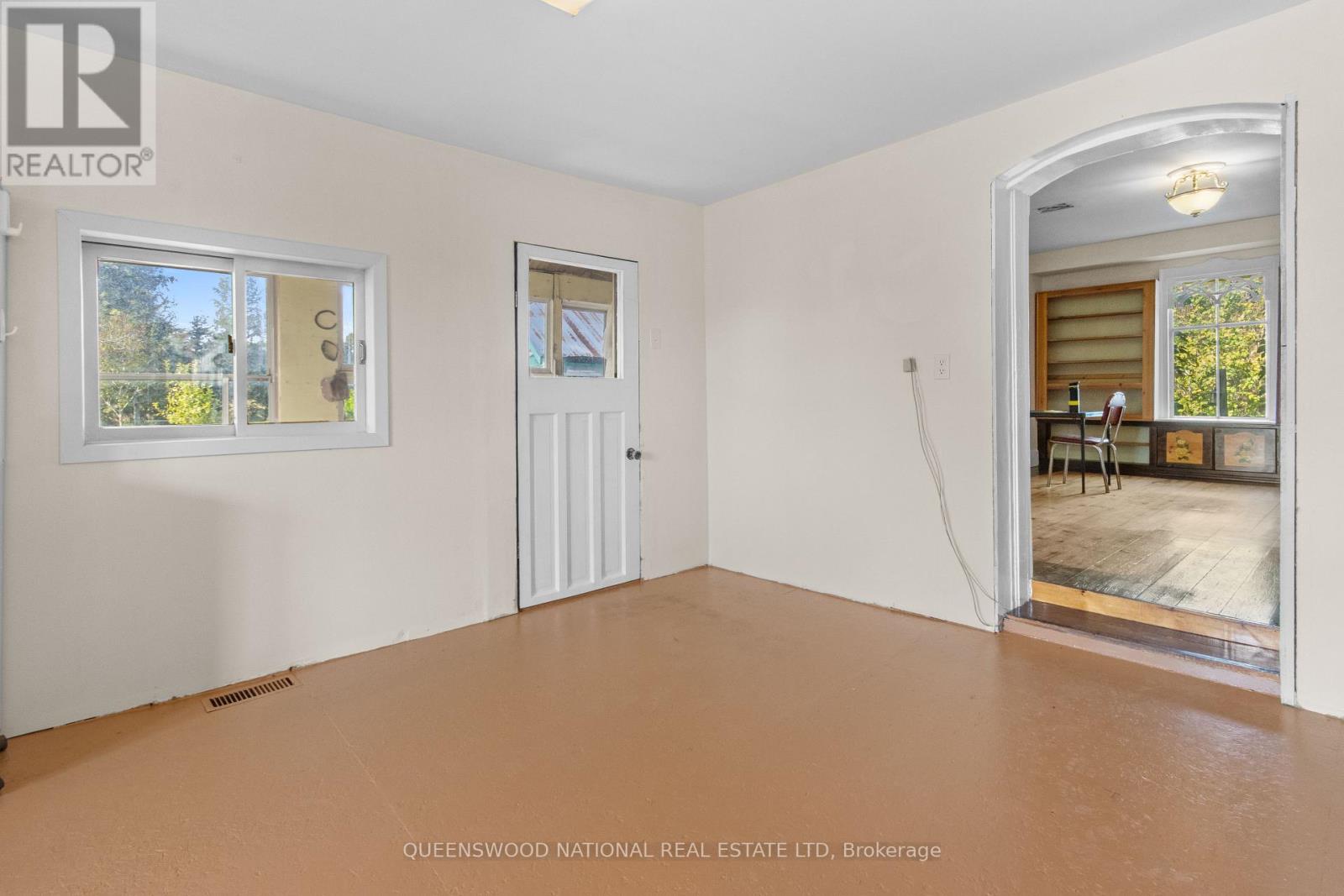 101 WAITE STREET S - Image 34