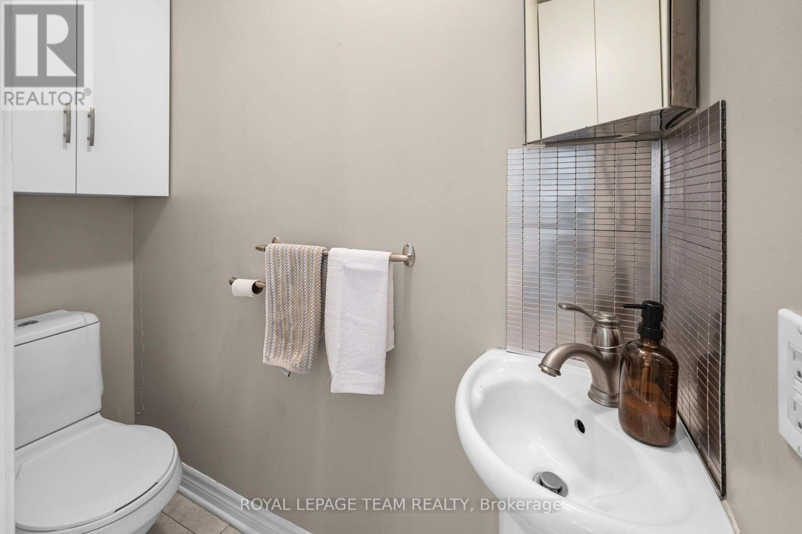 2 Bed, 2 Bath House for Sale in Ottawa – B – 92 HOLLAND AVENUE, Ottawa – MLS# X13815866 - Image 13